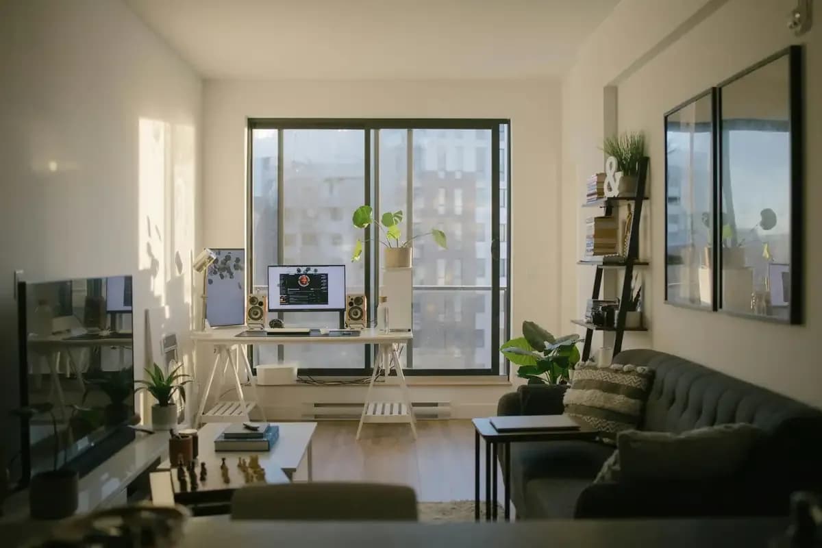 مبل تختخوابشو برای خانههای کوچک؛ راهنمای انتخاب مکانیزم، تشک و ابعاد